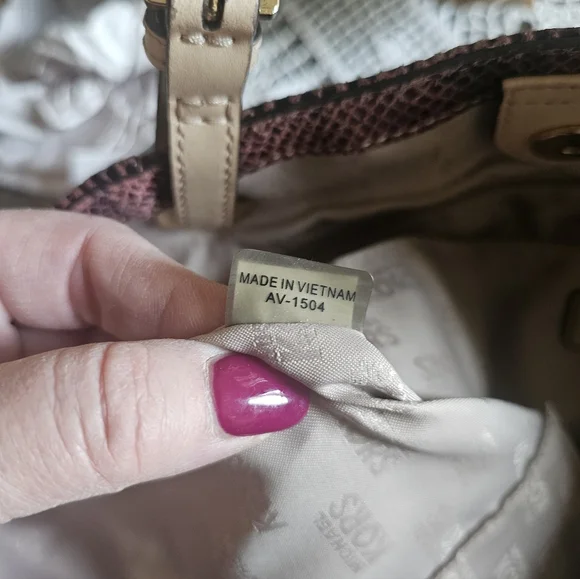 Michael KORS JET SET MAROON SNAKESKIN TOTE 🌼🌾 - Picture 6 of 8